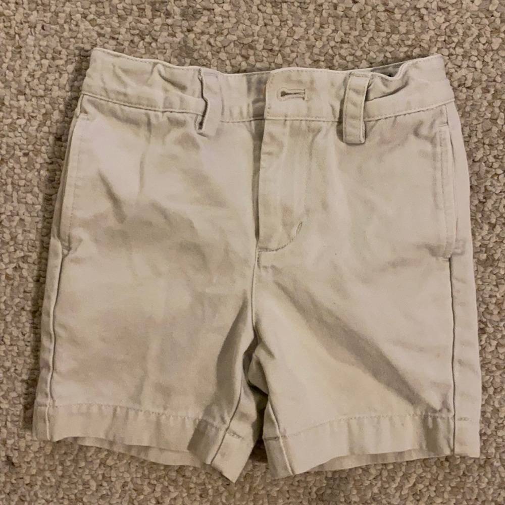 Khaki Vineyard Vines shorts